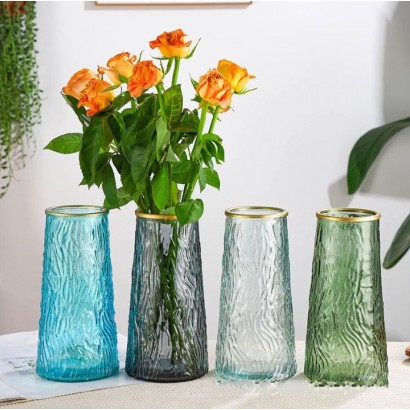 Vase en verre avec bordure...