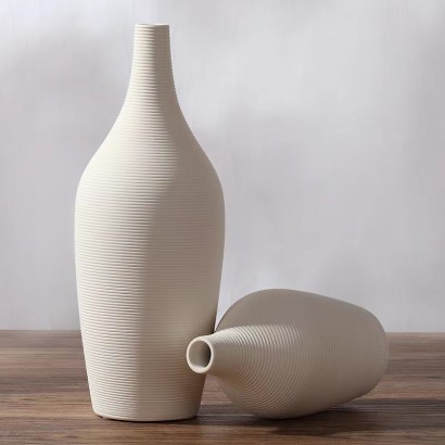 White ceramic vase, D9xH22.5cm
