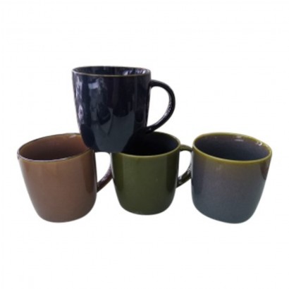 Set of 4 plain ceram mugs...
